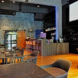 Apex Bar Café and Eatery -