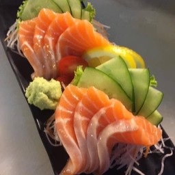 แซลมอนซาซิมิSize S