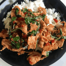 กระเพราลูกเกด สูตรหมีปรุง