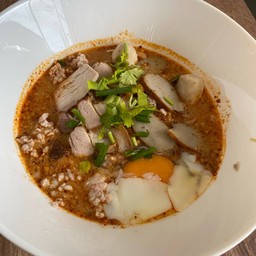ก๋วยเตี๋ยวต้มยำ ไข่ยางมะตูม