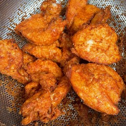 อกไก่ทอดชิ้นใหญ่ (ใหญ่มากๆเลย)