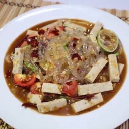 ตำเส้นแก้วหมูยอ