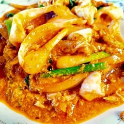 หมึกผัดผงกะหรี่