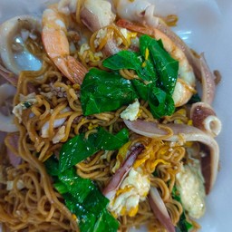 ผัดมาม่าทะเล