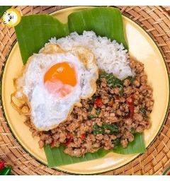 ข้าวกะเพราหมูสับ คู่ไข่89