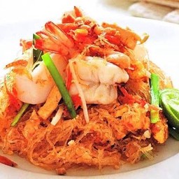 ผัดไทยวุ้นเส้นกุ้งสด
