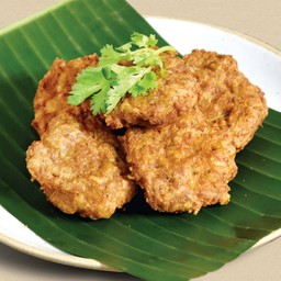 หมูก้อนทอด 3 เกลอ (หมูผสมไก่)