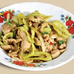 ไก่ผัดพริกหยวก