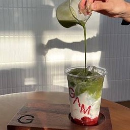 มัทฉะสตรอว์เบอรี่