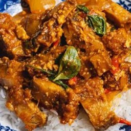 ข้าวพริกเเกงหมูกรอบ