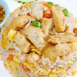 ข้าวผัดหมูยอ