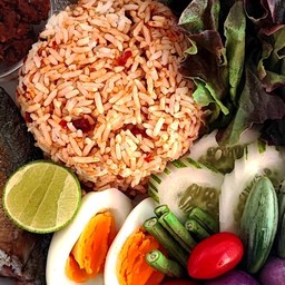ข้าวคลุกน้ำพริกคุณแม่