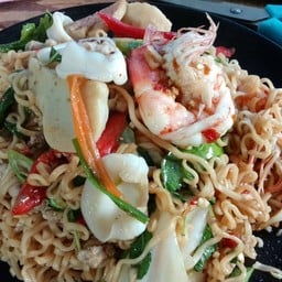 มาม่าผัดขี้เมา