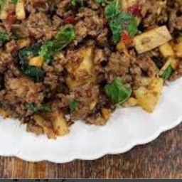 ข้าวพริกแกงเนื้อ