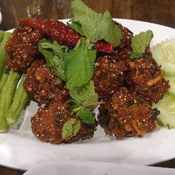 ลาบหมูทอด