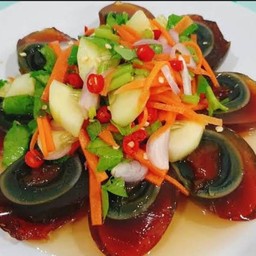 ยำไข่เยี่ยวม้า