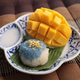 ข้าวเหนียวมะม่วงแบบพร้อมทาน (มะม่วงน้ำดอกไม้ -ข้าวเหนียว 2 สี)  สำหรับ 1 ท่าน