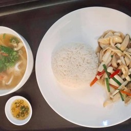ข้าว เห็ดรวมผัดน้ำมันหอย + ต้มยำทะเลน้ำใส