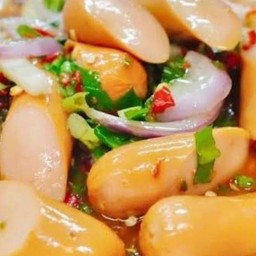 ยำไส้กรอก