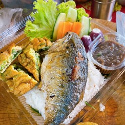 ข้าวไข่ชะอม+ปลาทู+น้ำพริกกะปิ