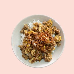 ข้าวหมูไข่เยิ้ม