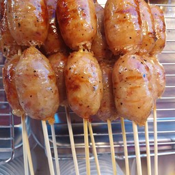 อาอิ๊ ลูกชิ้นย่าง