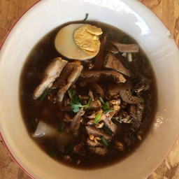 วินนี่ก๋วยจั๊บน้ำข้นสูตรโบราณ