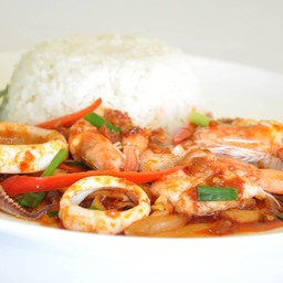 ข้าว ผัดพริกเผาทะเล + ต้มยำเห็ดน้ำใส