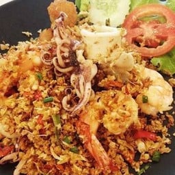 ทะเลคั่วพริกเกลือ (กับข้าว)