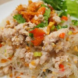 ยำวุ้นเส้นไก่สับ