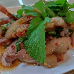 น้ำตกคอหมู