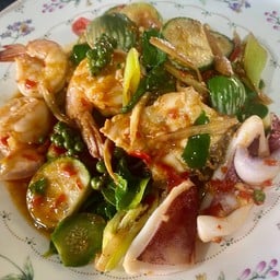 ผัดฉ่าทะเล