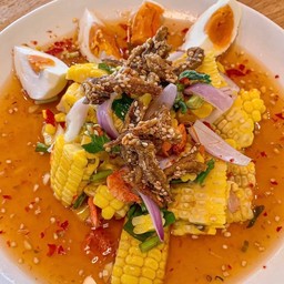 ยำข้าวโพดปลากรอบไข่เค็ม
