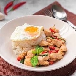 กะเพราไก่ไข่ดาว