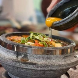ซุปกิมจิหม้อร้อนหมูสามชั้น