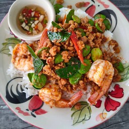 Stir-fried shrimp paste with stink beans