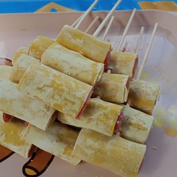 เกี๊ยวห่อไส้กรอก