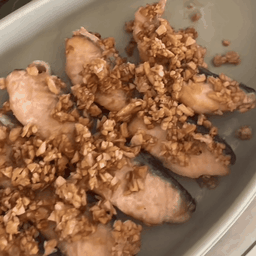 ข้าวหน้าแซลม่อน