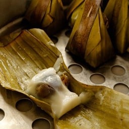 ขนมใส่ไส้โบราณ (4 ชิ้นใส่กล่องสวยงาม)