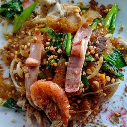 ผัดซีอิ๊วเส้นใหญ่ต้มยำ