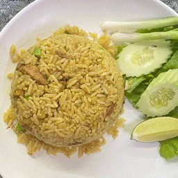 ข้าวคลุกเครื่องแกงกระดูกหมูอ่อน
