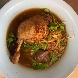 ก๋วยเตี๋ยวเป็ดตุ๋น (น่องสะโพก)