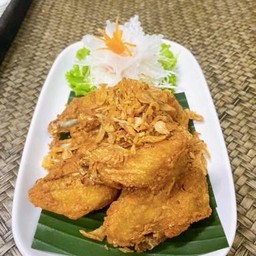 ปีกไก่ทอดน้ำปลา