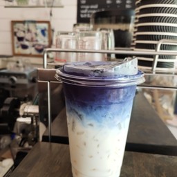 นมสดอัญชัญ