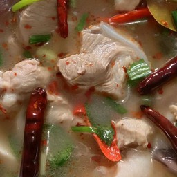ร้านต้มแซ่บกระดูกหมูยายสมรัก ลาดพร้าว48แยก16 ซอยลาดพร้าว แขวงสามเสนนอก เขตห้วยขวาง