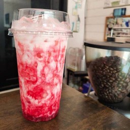 สตรอเบอรี่นมสด