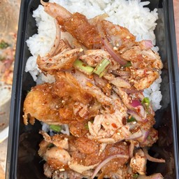 ข้าวยำไก่เเซ่บ