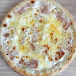 พิซซ่าหน้าเเฮมชีส