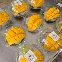 ข้าวเหนียวมะม่วงแบบพร้อมทาน (ข้าวเหนียวขาว + มะม่วงน้ำดอกไม้)  สำหรับ 1 ท่าน