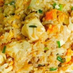 ข้าวผัดไข่เค็มพริกสด รสนัวชวนชิม